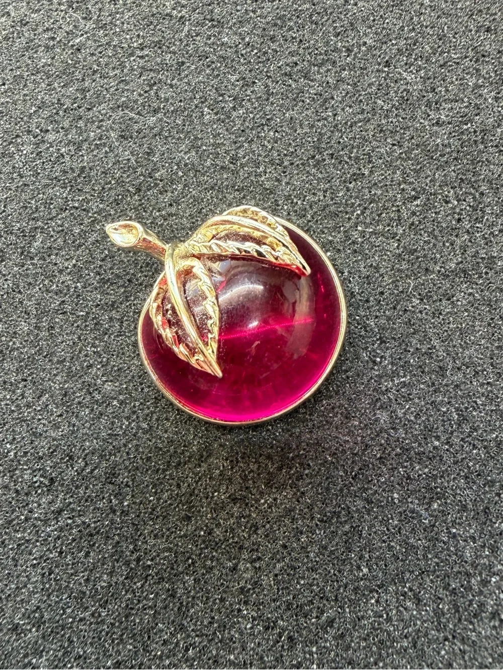 Vintage Sarah Coventry Apple Cherry Red Gold Brooch Pin